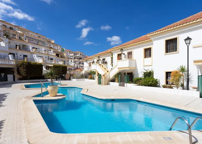 Seaescape With Ocean, King Size Bed, Wifi, Smart Tv, Free Parking 2 Pools Access